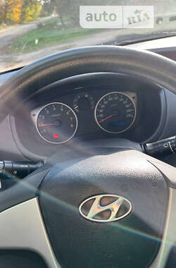 Хэтчбек Hyundai i20 2012 в 