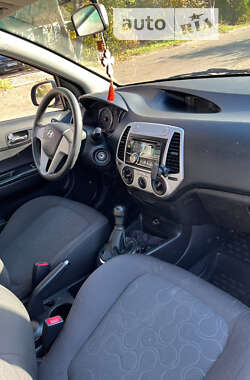Хэтчбек Hyundai i20 2012 в 