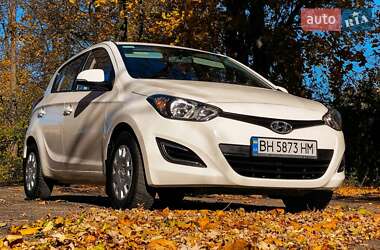 Хэтчбек Hyundai i20 2013 в Раздельной