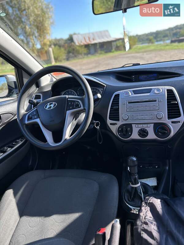 Хэтчбек Hyundai i20 2010 в Ямполе