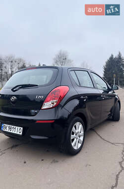 Хетчбек Hyundai i20 2013 в Рівному