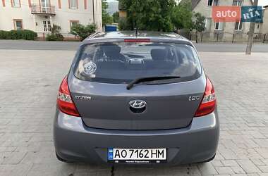 Хэтчбек Hyundai i20 2011 в Перечине