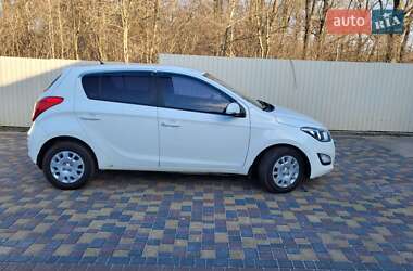 Хэтчбек Hyundai i20 2014 в Смеле