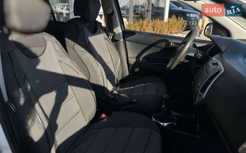 Хэтчбек Hyundai i20 2012 в Мукачево фото 23 Хэтчбек Hyundai i20 2012 в Мукачево