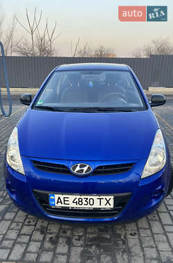 Хетчбек Hyundai i20 2009 в Дніпрі