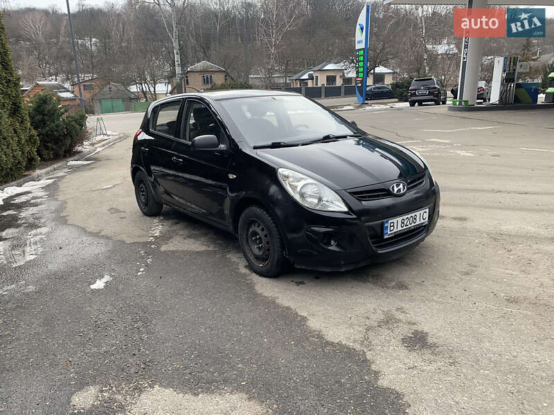 Хэтчбек Hyundai i20 2009 в Полтаве