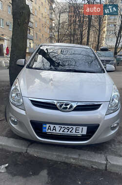 Хэтчбек Hyundai i20 2010 в Киеве