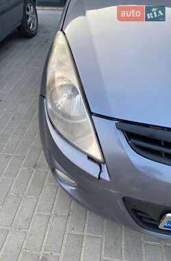Хэтчбек Hyundai i20 2011 в 