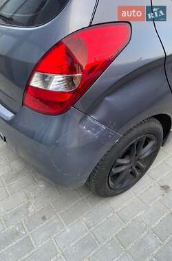 Хэтчбек Hyundai i20 2011 в 