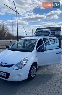 Хэтчбек Hyundai i20 2011 в 