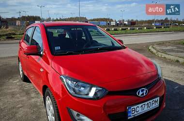 Хэтчбек Hyundai i20 2012 в 