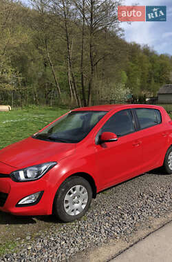 Хэтчбек Hyundai i20 2012 в 