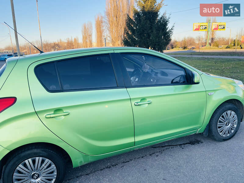 Хэтчбек Hyundai i20 2012 в Кременчуге