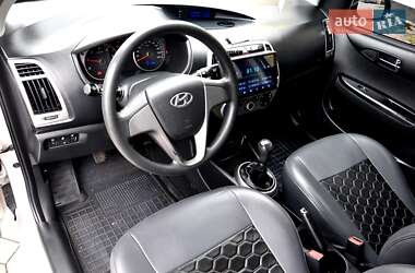 Хэтчбек Hyundai i20 2013 в 