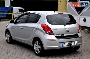 Хэтчбек Hyundai i20 2013 в 