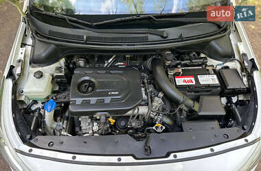 Хетчбек Hyundai i20 2015 в 