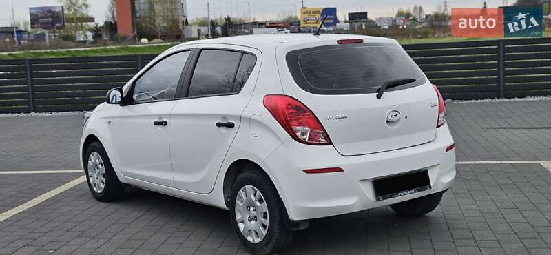 Хэтчбек Hyundai i20 2013 в Мукачево