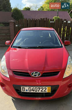 Хетчбек Hyundai i20 2010 в 