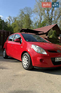 Хетчбек Hyundai i20 2010 в 