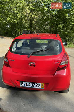 Хетчбек Hyundai i20 2010 в 