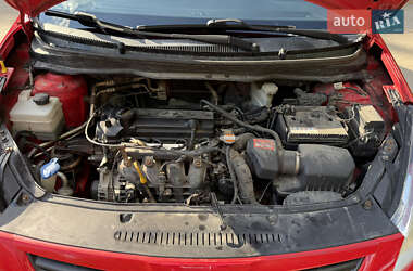 Хетчбек Hyundai i20 2010 в 