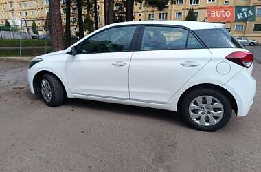 Хэтчбек Hyundai i20 2015 в 