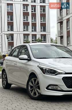 Хэтчбек Hyundai i20 2015 в 