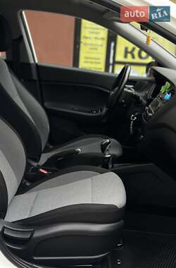 Хэтчбек Hyundai i20 2015 в 
