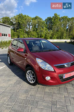 Хетчбек Hyundai i20 2010 в 