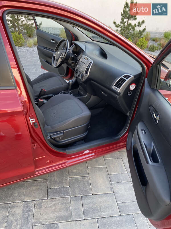Хэтчбек Hyundai i20 2010 в Луцке