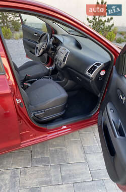 Хетчбек Hyundai i20 2010 в 
