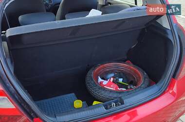 Хэтчбек Hyundai i20 2009 в 