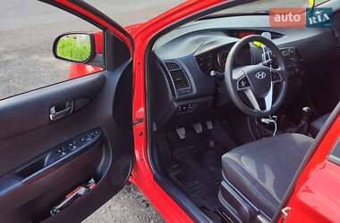 Хэтчбек Hyundai i20 2009 в 