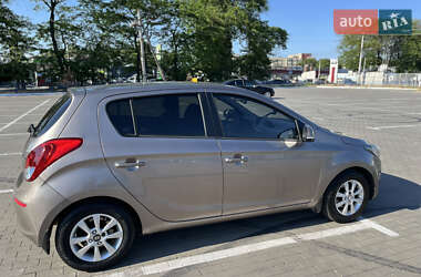 Хетчбек Hyundai i20 2012 в 