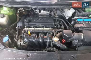 Хэтчбек Hyundai i20 2011 в 