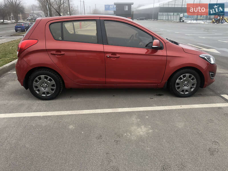 Хэтчбек Hyundai i20 2014 в Ирпене