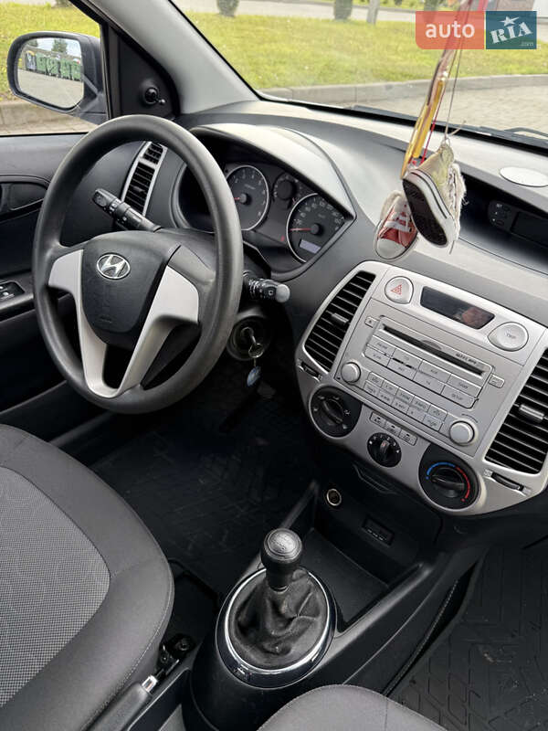 Хетчбек Hyundai i20 2011 в Пустомитах