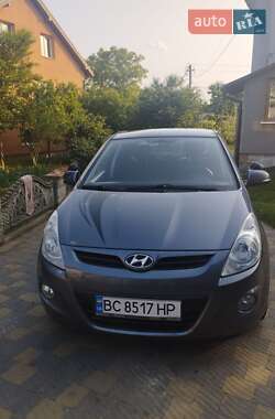 Хэтчбек Hyundai i20 2011 в 