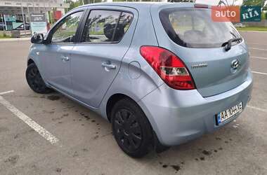 Хэтчбек Hyundai i20 2012 в 