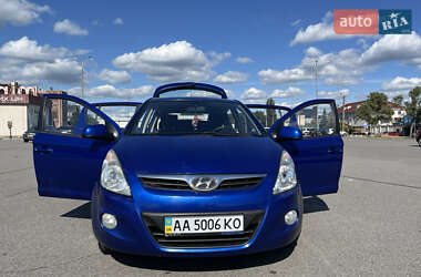 Хетчбек Hyundai i20 2010 в 