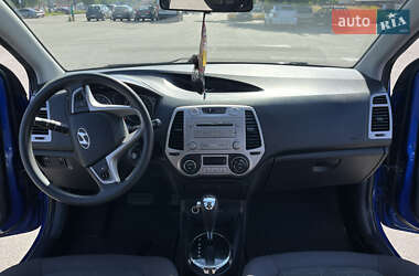 Хетчбек Hyundai i20 2010 в 