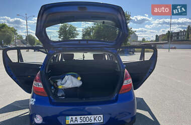 Хетчбек Hyundai i20 2010 в 
