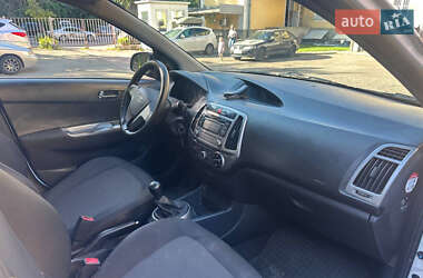 Хетчбек Hyundai i20 2013 в 
