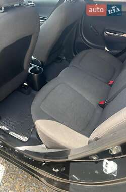 Хэтчбек Hyundai i20 2011 в 