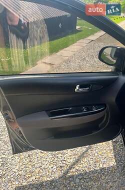 Хэтчбек Hyundai i20 2011 в 