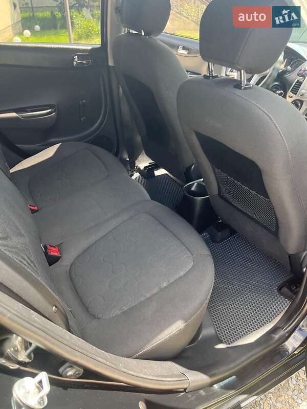 Хэтчбек Hyundai i20 2011 в Ивано-Франковске