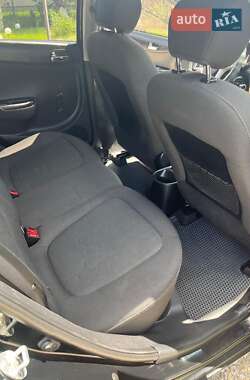 Хэтчбек Hyundai i20 2011 в 