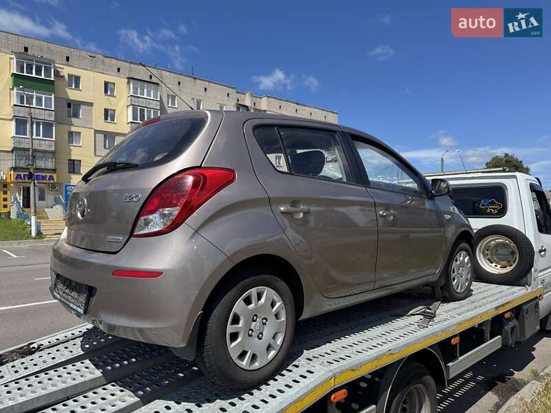 Хэтчбек Hyundai i20 2014 в 
