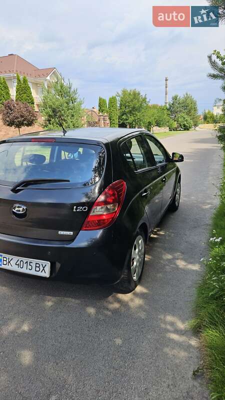 Хетчбек Hyundai i20 2012 в Рівному