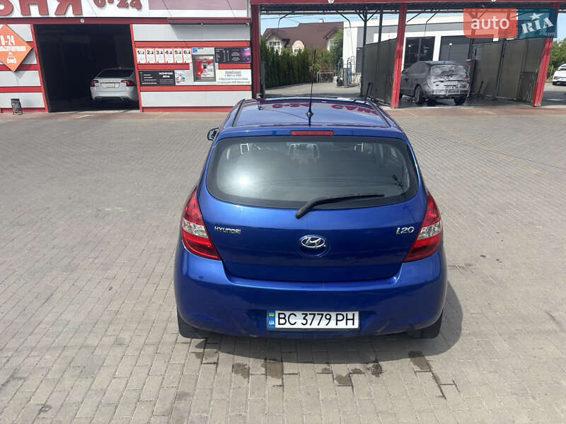 Хэтчбек Hyundai i20 2012 в Львове